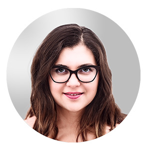 Portret: Anna Żukowska – specjalistka ds. promocji i marketingu Muzeum Emigracji w Gdyni